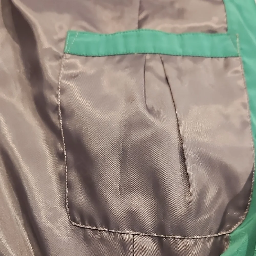 RAINFOREST Green Hooded Zipper Jacket - Picture 12 of 13